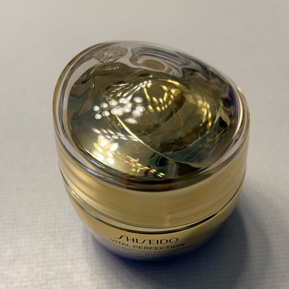 Shiseido Vital Perfection Brand New in Box!! - Picture 13 of 16